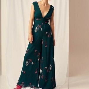 Green wide leg pant jumper. Zip back